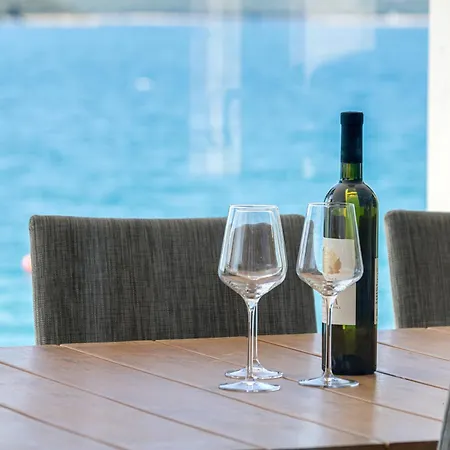Villa Spirit One Buqez - 1st Sea Line By Drage