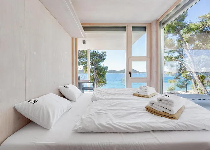 Spirit One Buqez - 1st Sea Line By Villa