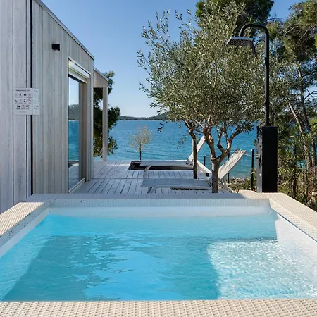 Spirit One Buqez - 1st Sea Line By Drage